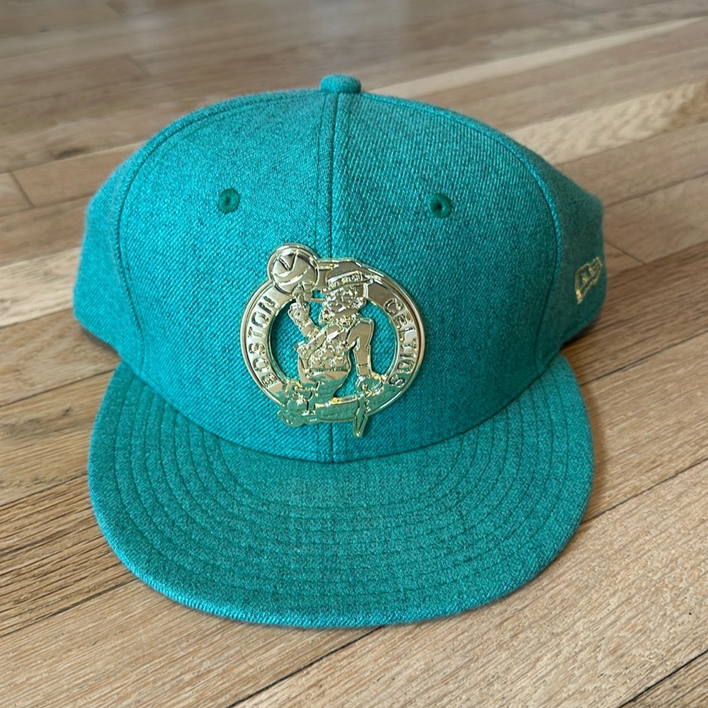 New Era 9FIFTY Celtics SnapBack with Gold colored emblem